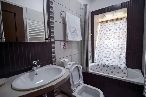 Hotel Kalemi 2 in Gjirokastra — foto 17