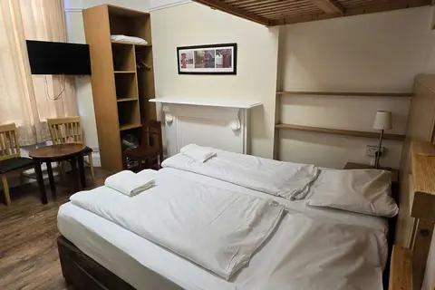 Dolphin Inn in Londen — foto 11