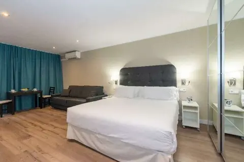 Aparthotel Senator Barcelona in Barcelona — foto 14