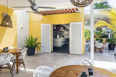 Bayside Boutique Hotel Curacao in restaurant pictures — foto 24
