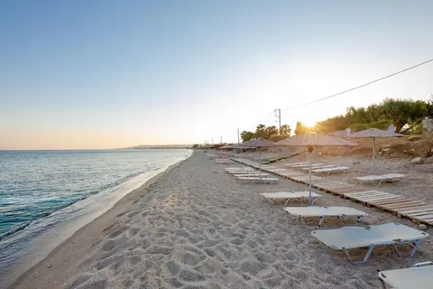 Akti Beach Club in Καρδάμαινα — foto 12