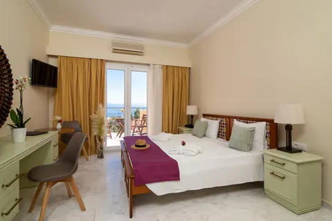 Sunrise Resort Hotel in Molyvos — foto 9