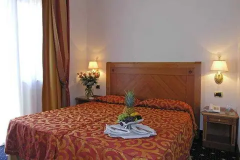 Pinewood in Rome — foto 4