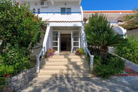 Nirvana Beach Hotel in Θεολόγος — foto 16