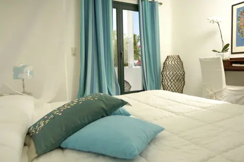Tharroe Of Mykonos in Τούρλος — foto 10
