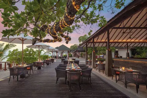 Adaaran Select Meedhupparu in Rah Gili Maldives — foto 2