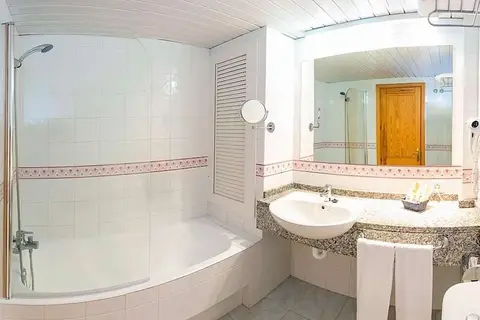 Duquesa Playa in Santa Eulària des Riu — foto 14