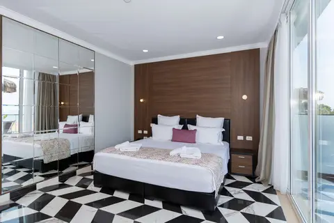Hotel Britania in Vlorë — foto 6