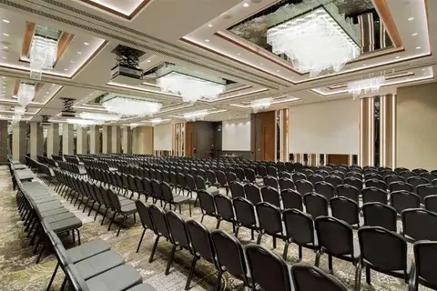 DoubleTree by Hilton Hotel Istanbul - Piyalepasa in Fatih — foto 10