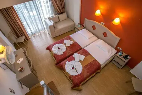 Thalassies Nouveau in Λιμενάρια — foto 26