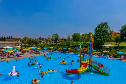 Belvedere Village in Castelnuovo del Garda — foto 2