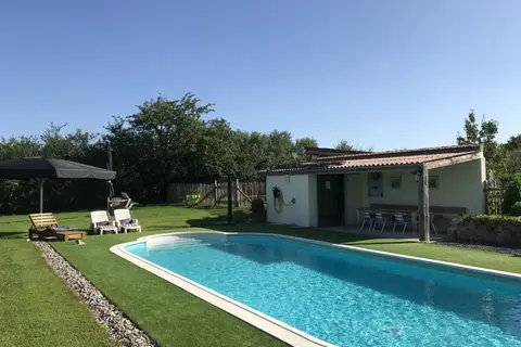 Camping La Maison Bornat in Versaugues — foto 14