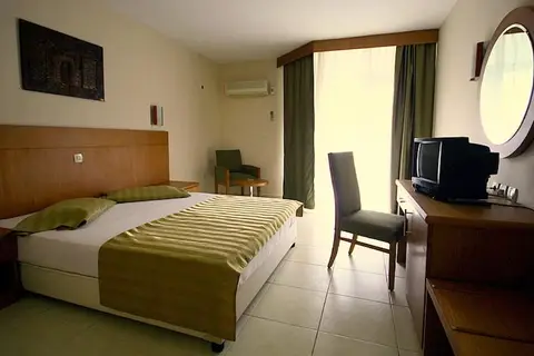 Surtel in Kusadasi — foto 30