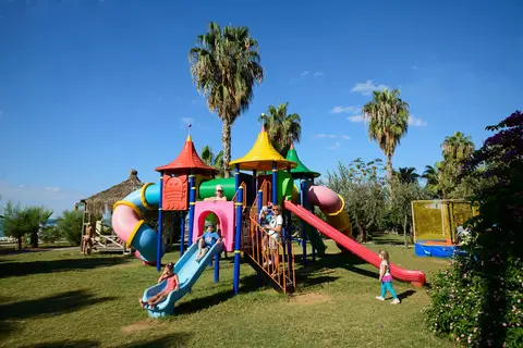 Mc Beach Resort Hotel in Alaşehir — foto 25