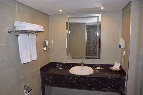 Stella Makadi Beach Resort & Spa in Andalus Restaurant — foto 12