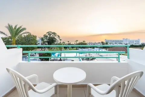 Adelais Bay in Paralimni — foto 28