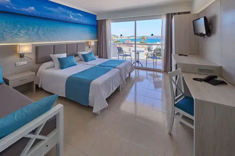 Paguera Beach in Palma — foto 2