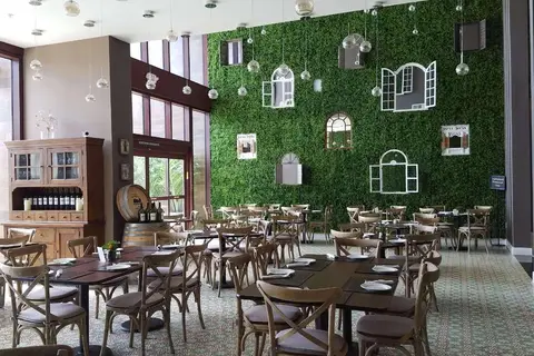 Magic Village Views Trademark Collection by W in Rockefeller Way — foto 5