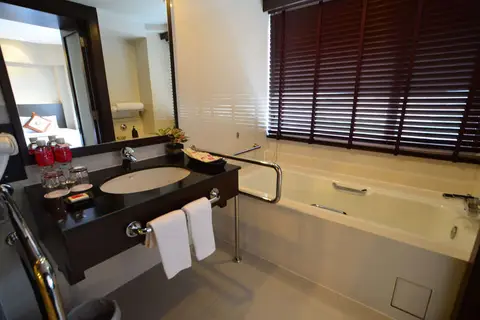 Ramada Plaza by Wyndham Menam Riverside in Bangkok — foto 14