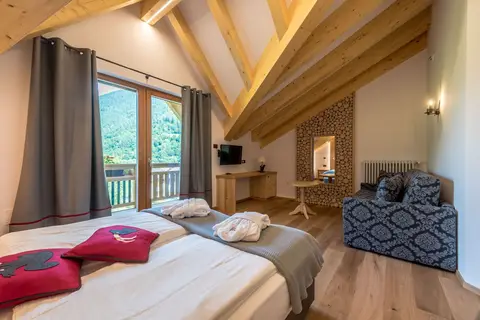 Tevini Dolomites Charming Hotel in Commezzadura — foto 81