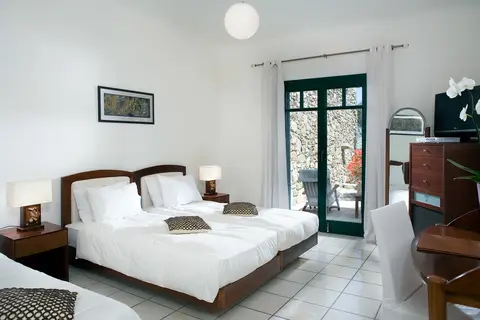 Tharroe Of Mykonos in Τούρλος — foto 13