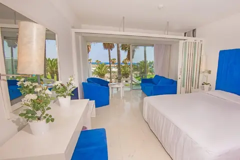 The Dome Beach Hotel & Resort in Ayia Napa — foto 15