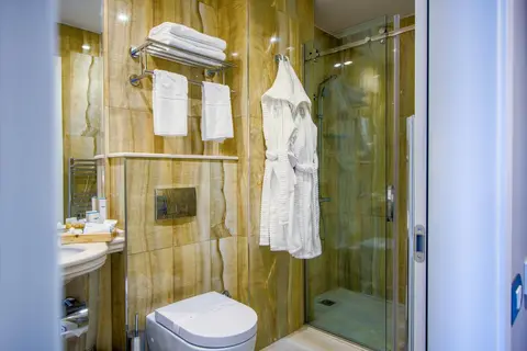 Lot Boutique Hotel in Tirana — foto 30