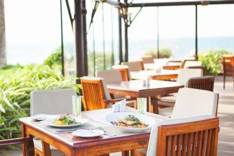 JA Beach Hotel in Palmito Pool Bar — foto 18