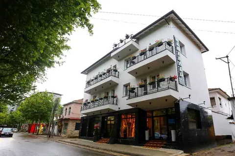 Emerald Boutique Hotel in Tirana — foto 2