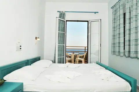 Mykali Bay foto 2