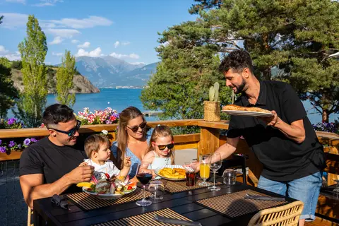 La Presqu île Serre-ponçon in Prunières — foto 13