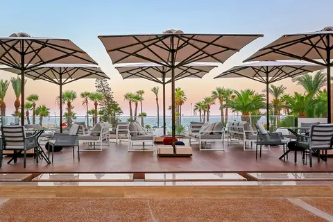 The Golden Bay Beach Hotel in Larnaca — foto 16