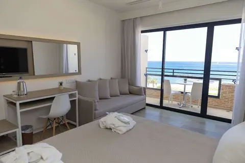 Venus Beach Hotel in Paphos — foto 20