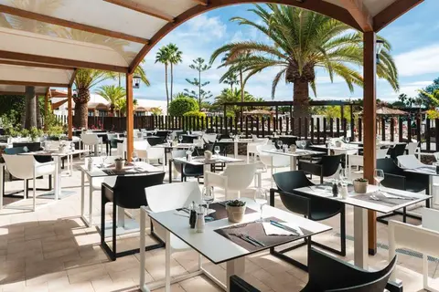 Elba Lanzarote Royal Village Resort in Playa Blanca — foto 7