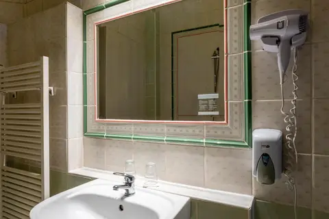 Baross City Hotel in Boedapest — foto 21