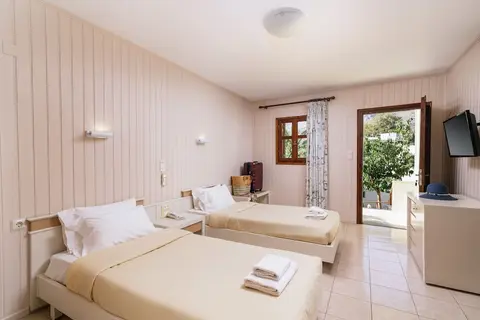 Idi Hotel in Zaros — foto 26