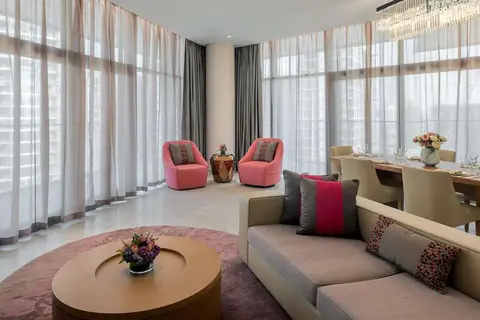 Hilton Dubai Jewel of the Creek Residences in Dubai — foto 14