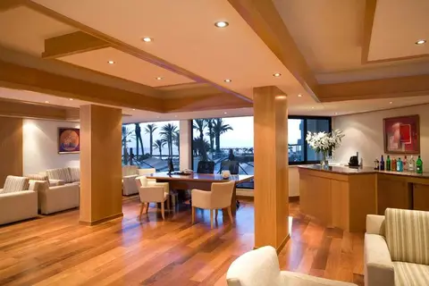 Constantinou Bros Asimina Suites Hotel in Geroskipou — foto 16