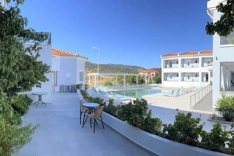 Defkalion Hotel in Petra