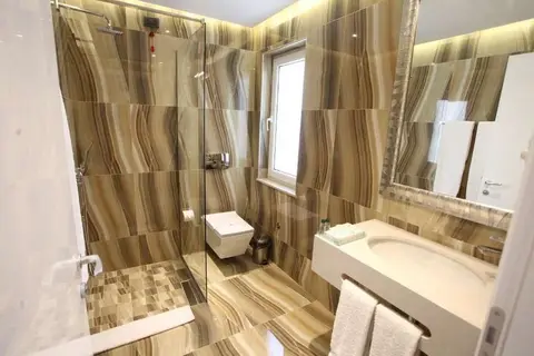 Senator Hotel in Tirana, foto 11
