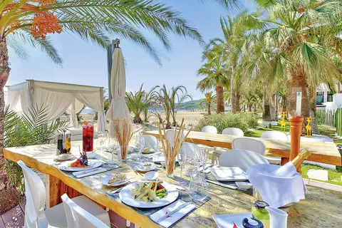Ushuaïa Ibiza Beach Hotel & The Unexpected Ibiza Hotel in Sant Jordi de ses Salines — foto 14