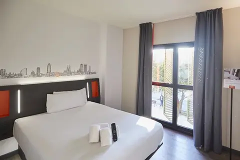 easyHotel Barcelona Fira in Barcelona — foto 10