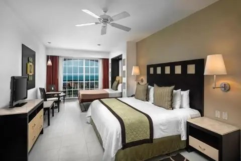 Hotel Marina El Cid Spa & Beach Resort in Puerto Morelos — foto 2