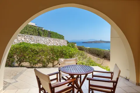 Sunrise Beach Suites in Αζόλιμνος — foto 23