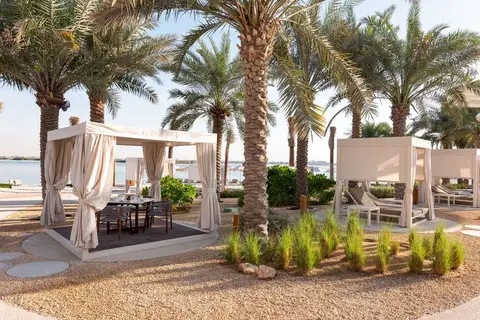 Erth Abu Dhabi in المُزُون — foto 19