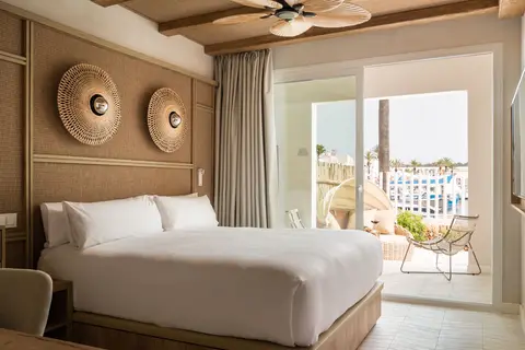 Villas & Bungalows del Lago in Cala'n Bosch — foto 2