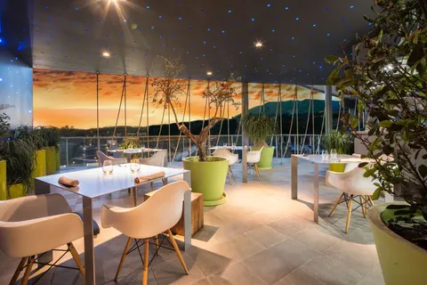 Fly & Go Higueron Hotel Malaga, Curio Collection by Hilton in Fuengirola — foto 28