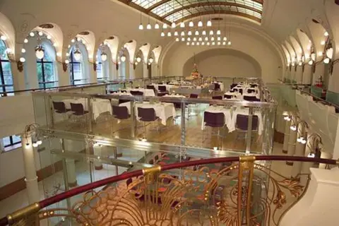 KK Central in Praag — foto 12