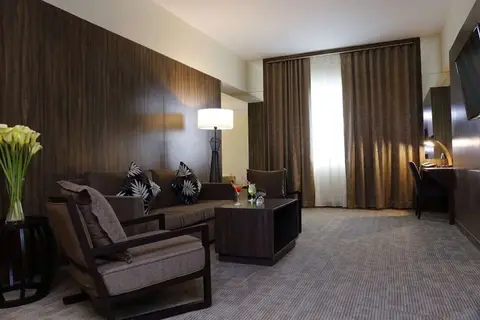 Louis' Tavern Hotel in Bangkok — foto 19