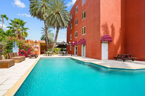 Parasasa Hotel in Royal Palm Resort